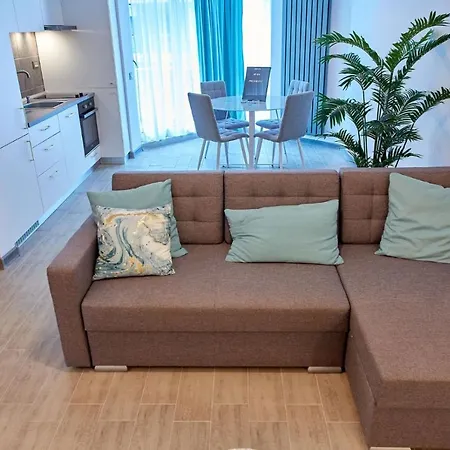 Luxuri By Alz Hotel