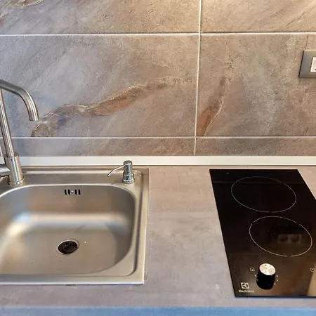 Luxuri By Alz Năvodari