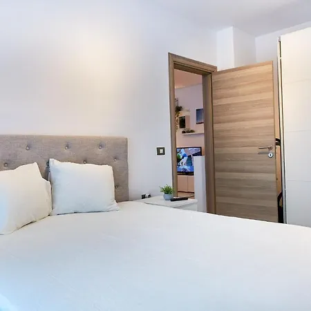 Luxuri By Alz Năvodari