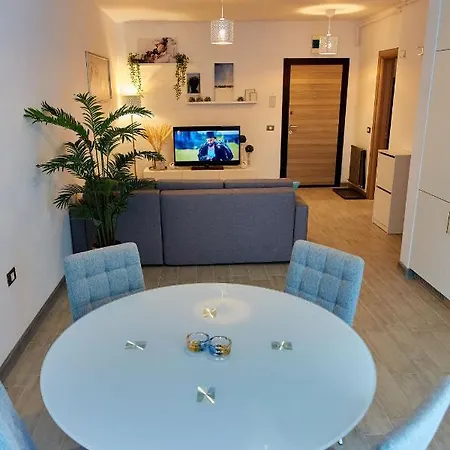 Luxuri By Alz Hotel 5*