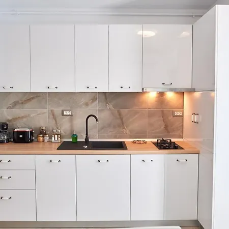 Hotel Luxuri By Alz 5*