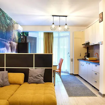 Hotel Luxuri By Alz 5*