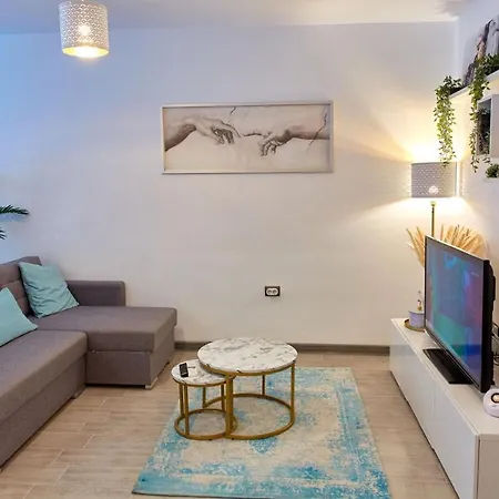 Luxuri By Alz فندق 5*