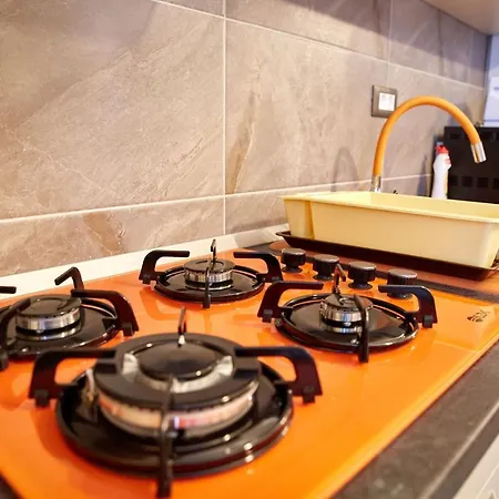 فندق Luxuri By Alz 5*