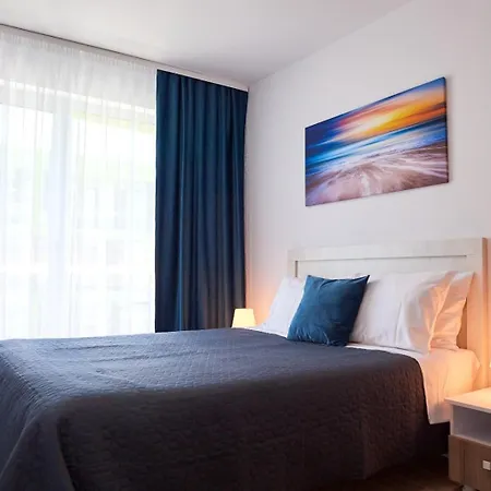 Luxuri By Alz فندق 5*