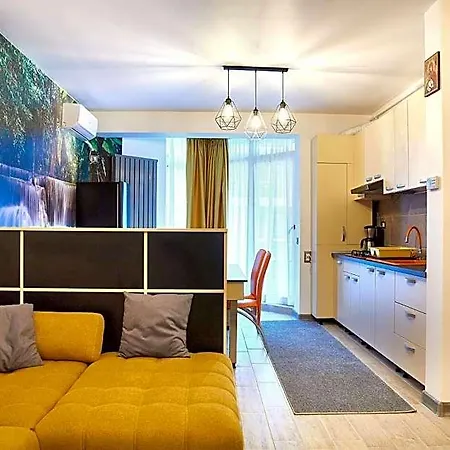 Hotel Luxuri By Alz 5*