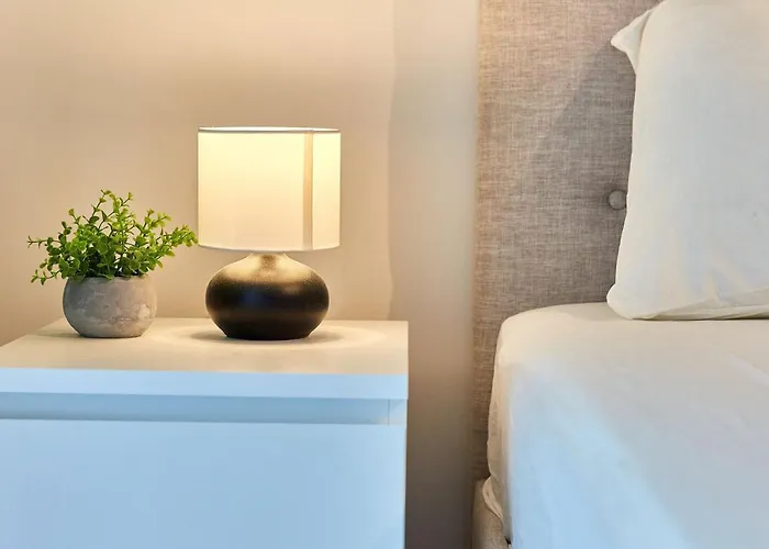 Hotel Luxuri By Alz Navodari