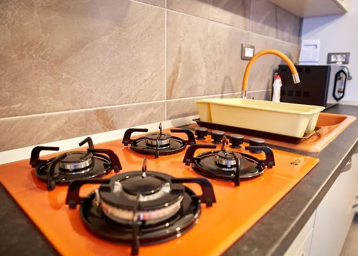 Hotel Luxuri By Alz 5*